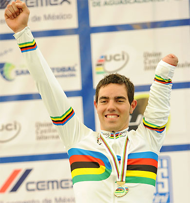 Alfonso Cabello rivalida su título de CAMPEÓN DEL MUNDO en el kilómetro.