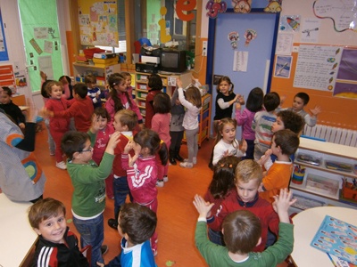 Hacer ejercicio durante las clases puede ayudar a los niños a aprender