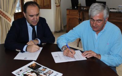 El Ayuntamiento de La Rambla y la Fundación Cajasur firman un convenio económico de colaboración para apoyar EnBarro y FAGRO