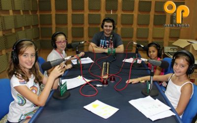 La Emisora Municipal de Radio de La Rambla ONDA PASIÓN colabora con las actividades de la Escuela de Verano