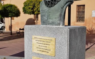 El Llano del Convento alberga desde esta semana un monumento a Miguel de Cervantes