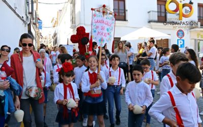 El viernes 3 de mayo los niños y niñas de La Rambla vivieron la tradicional fiesta de las Cruces de Mayo Infantiles 2019