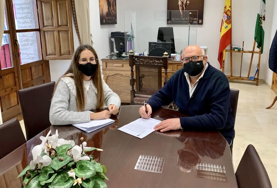 El Ayuntamiento de La Rambla firma un convenio con FAEMER para incentivar las ventas en el comercio local