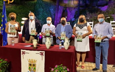 Jesús Muñoz Gálvez presenta en los Jardines de Andalucía su libro `Un Paseo por La Rambla´