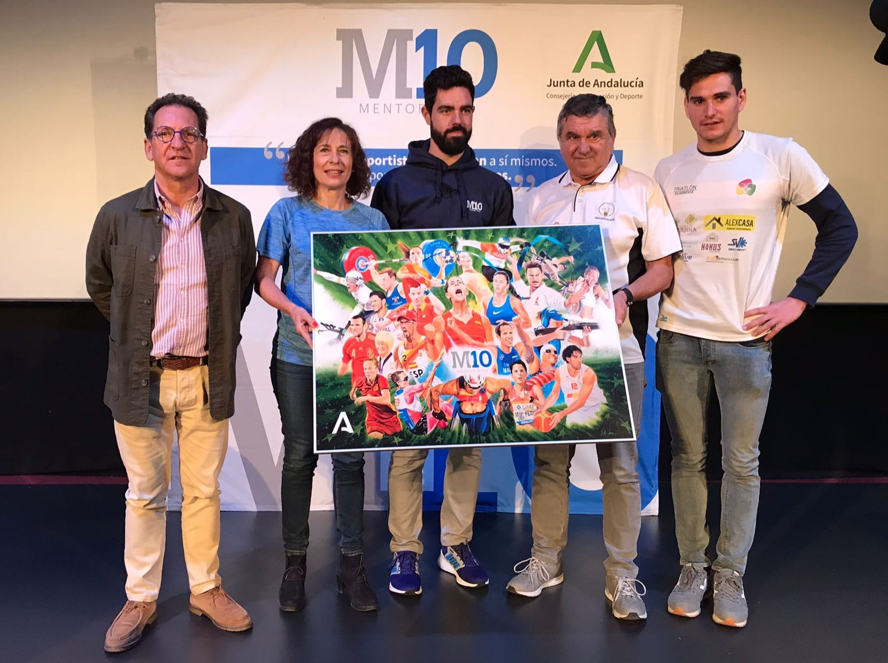 El deportista rambleño ha impartido una masterclass a niños y jóvenes egabrenses en un encuentro en el que ha contado su experiencia deportiva y los valores del ciclismo