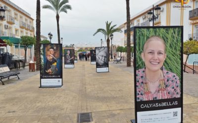 Hasta el 29 de enero la Plaza de los Trinitarios acoge la exposición de fotografías en gran formato `Calvas & Bellas´, mujeres que se atreven a mostrarse para inspirar y reclamar empatía